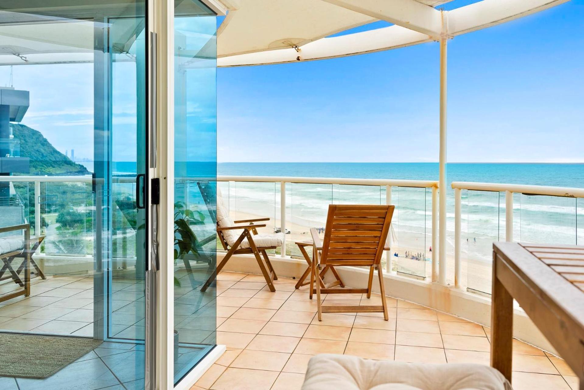 Apartment Penthouse Views With Private Rooftop Terrace *