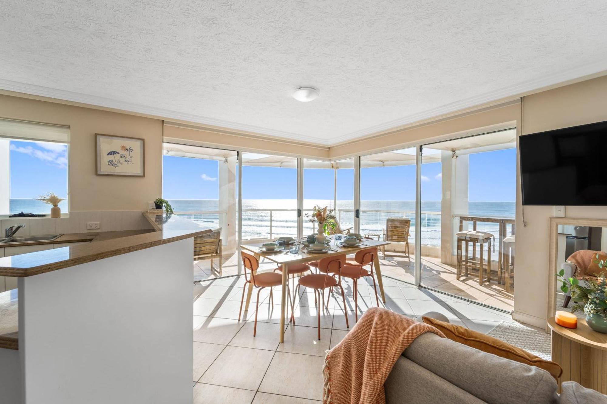 Penthouse Views With Private Rooftop Terrace Apartment *