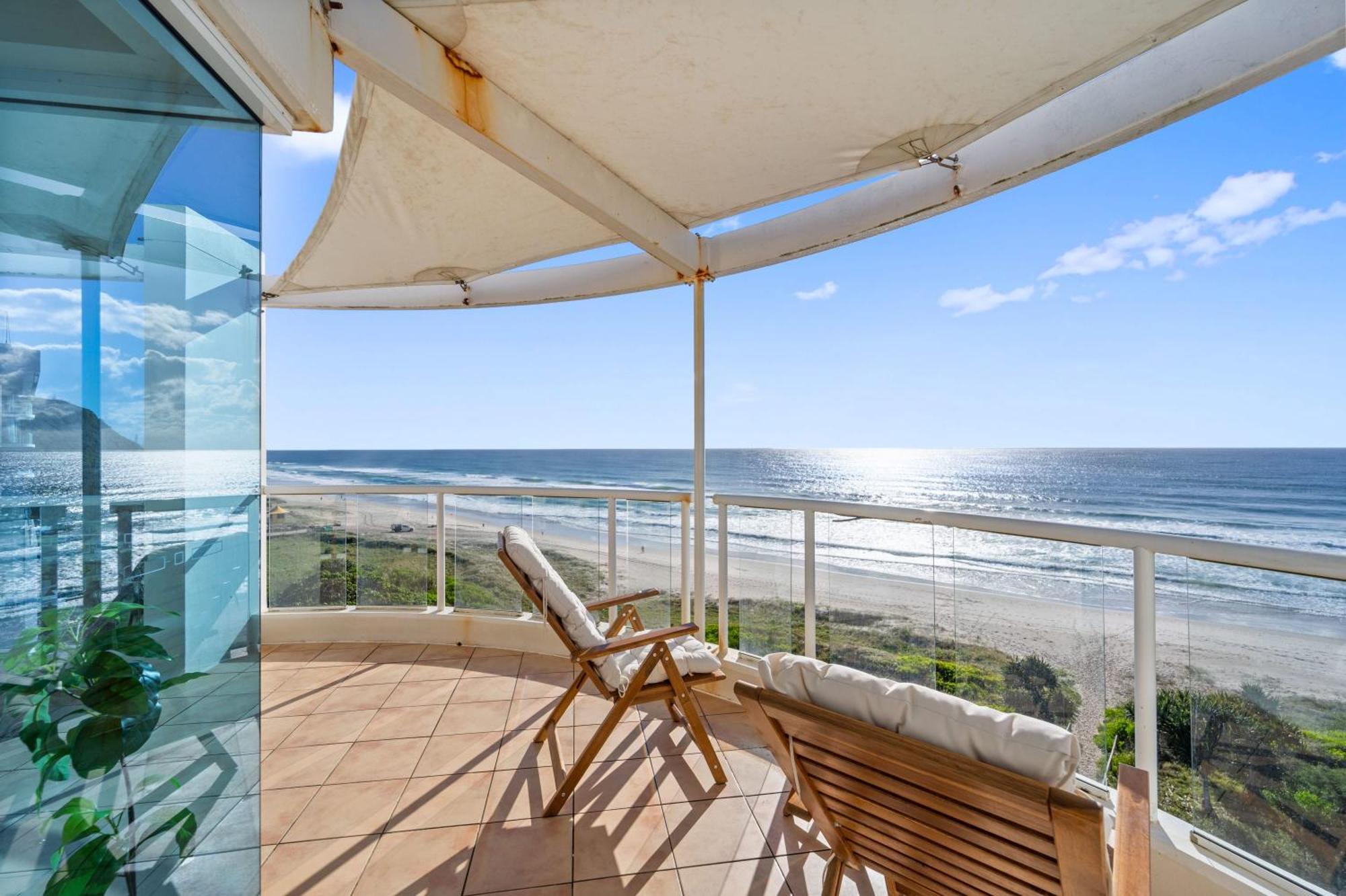 Apartment Penthouse Views With Private Rooftop Terrace *
